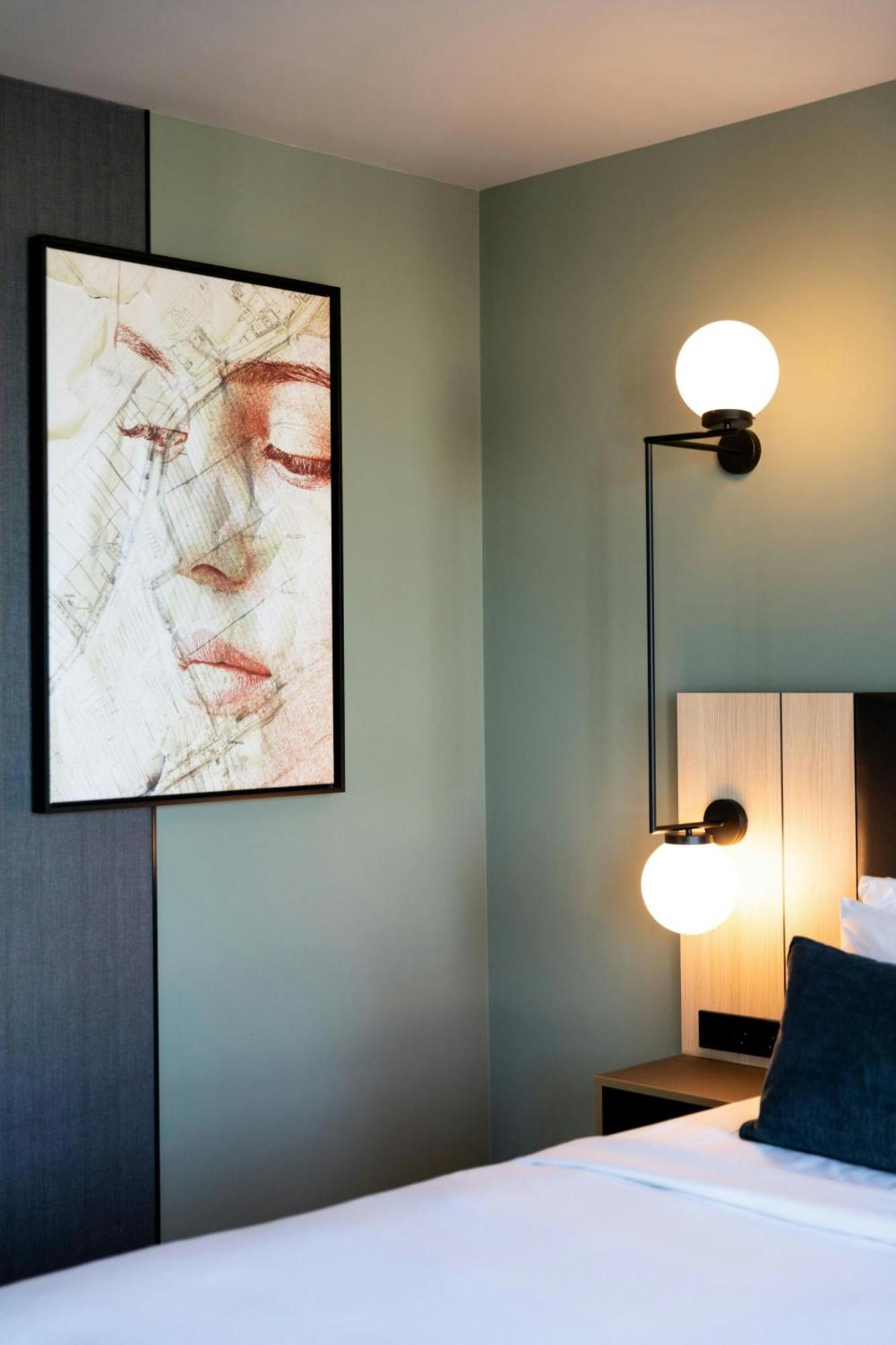Hotel Renaissance Amsterdam Schiphol Airport 4*